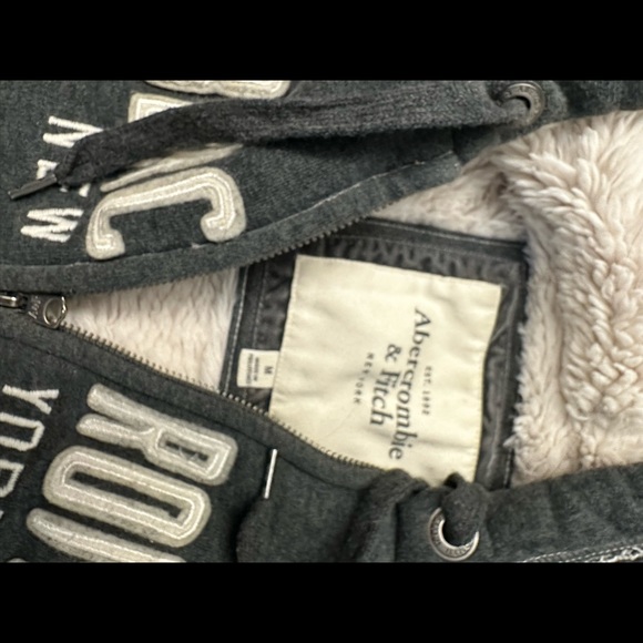 Abercrombie jacket - Picture 3 of 4